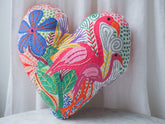 Coussin coeur brodé main en Afrique du Sud